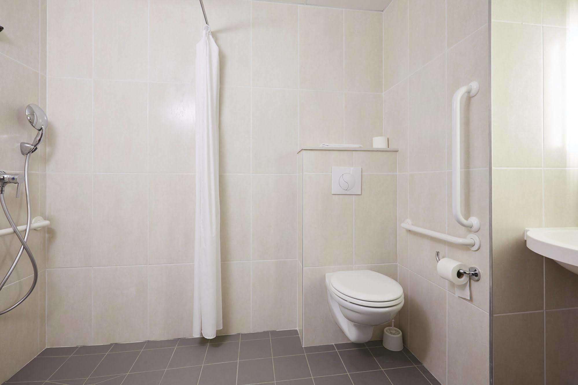 B&B Hotel Antibes Sophia Le Relais Biot Exterior photo